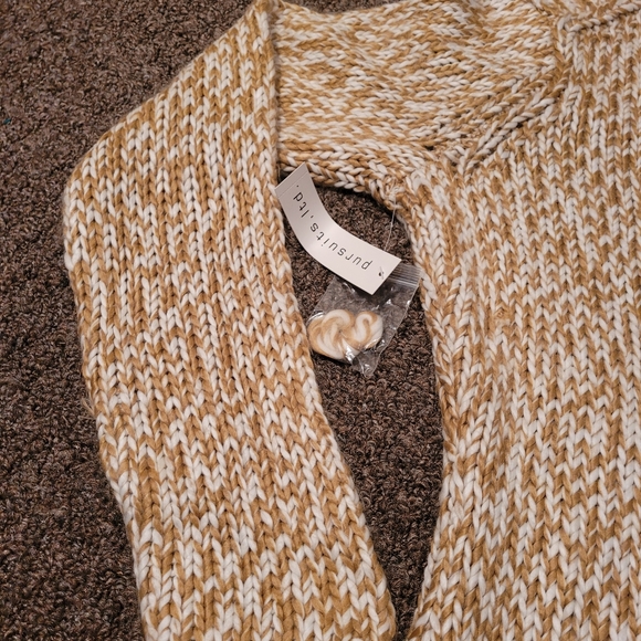 Pursuits Ltd. Ivory & Gold Soft Knit Turtle Neck Sweater - Picture 9 of 12